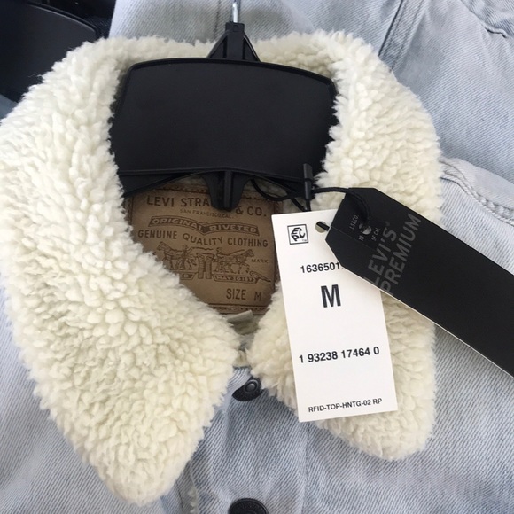 Levi’s Sherpa Trucker Jacket - Picture 3 of 5